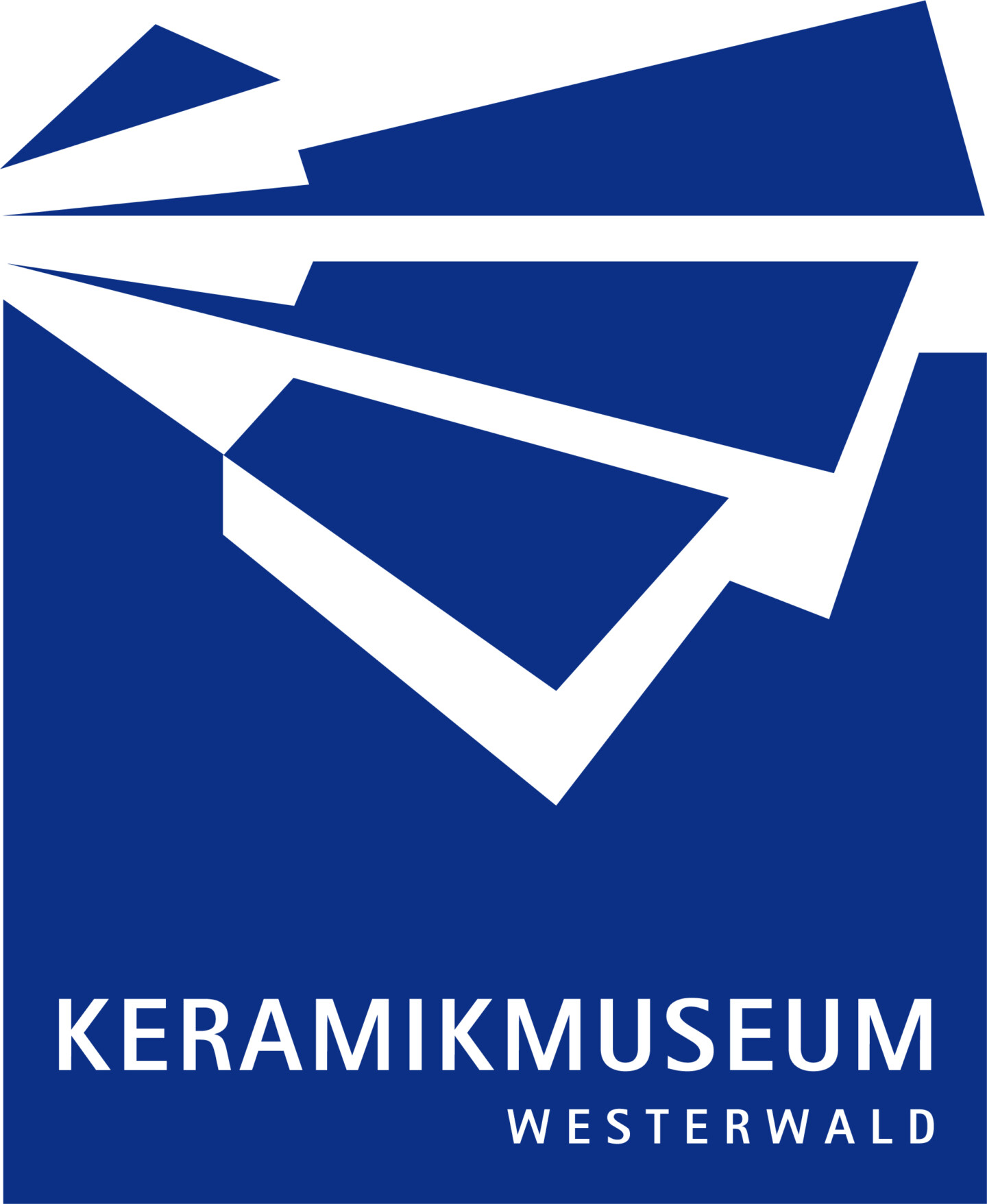 Logo des Keramikmuseums Westerwald mit stilisiertem Keramikfragment in Weiß auf blauem Grund und Schriftzug darunter